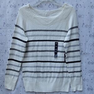St. John's Bay White Boat Neck Sweater in Black and Gray Striped. Size L